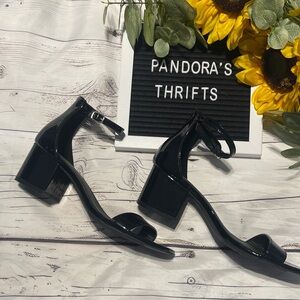 Madden Girl Glossy Black Block Heel Sandals Size 7 Like New